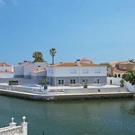 Costa Canal Villa